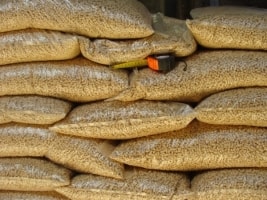 Древесные гранулы премиум на складе