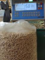 Пеллеты расфасованы по 15 кг в мешках